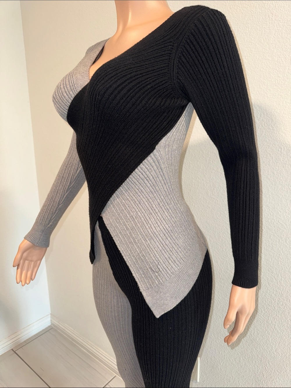 Two-Tone Ribbed Knit Set - Black & Gray - Picture 4 of 6